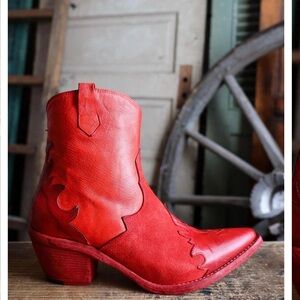 Marco Delli Luca Boot - NEW IN BOX!